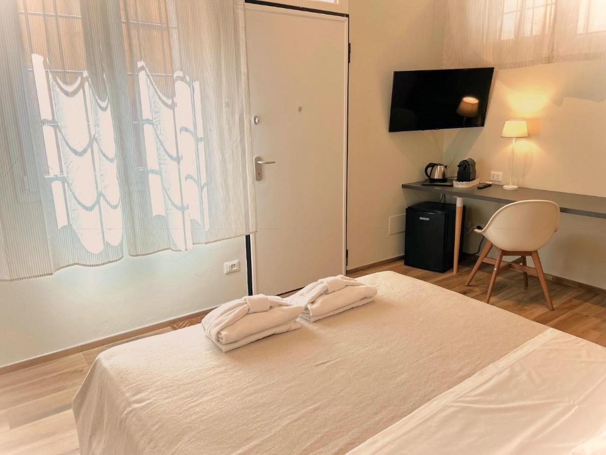 Отель Bed In Bo San Carlo Болонья Экстерьер фото